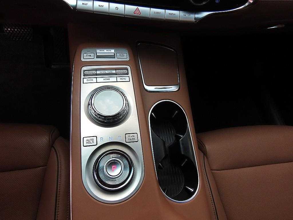 Genesis GV70 - Vista 10