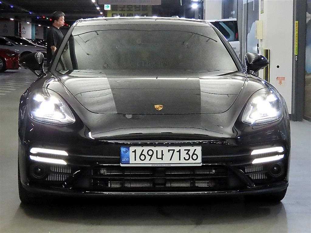 Porsche Panamera - Vista 2