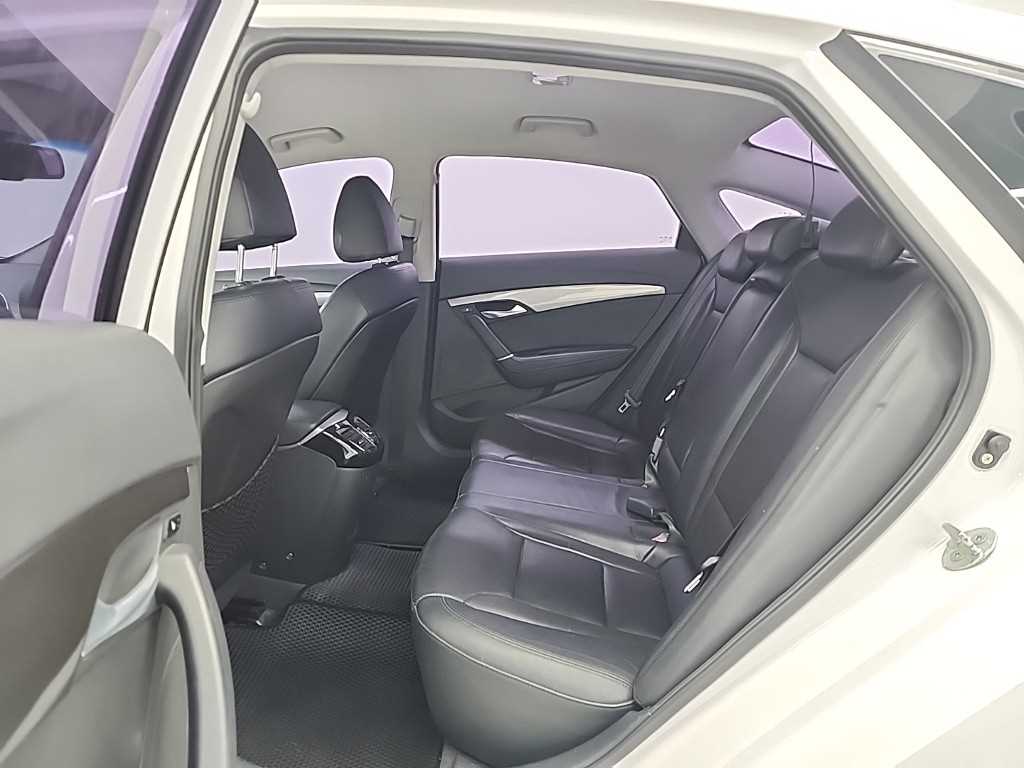 HYUNDAI i40 - Vista 12