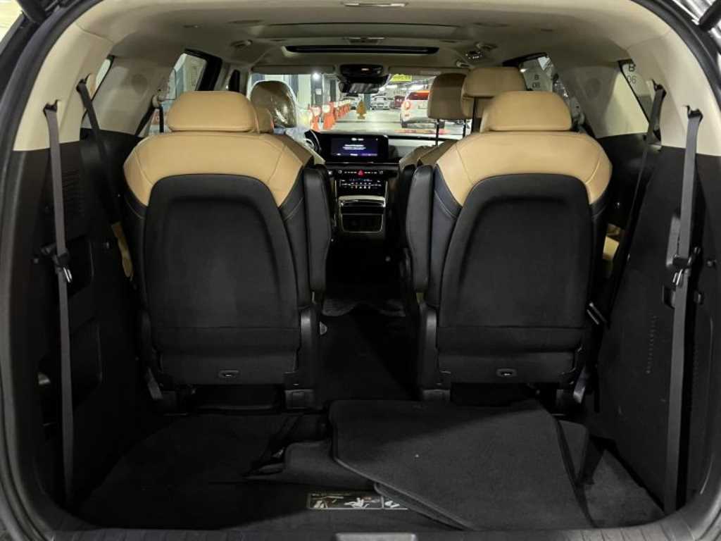 KIA Carnival - Vista 6