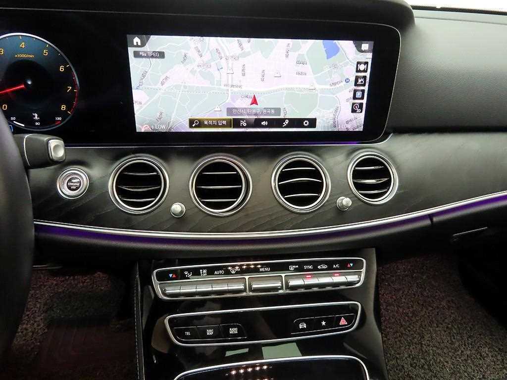 Mercedes Benz E class - Vista 9