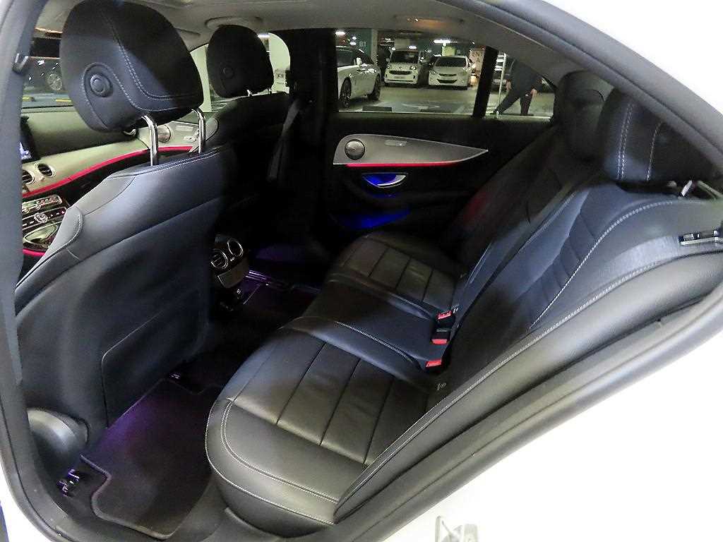 Mercedes Benz E class - Vista 7