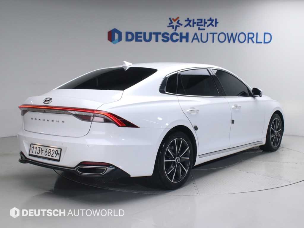 HYUNDAI Grandeur - Vista 2
