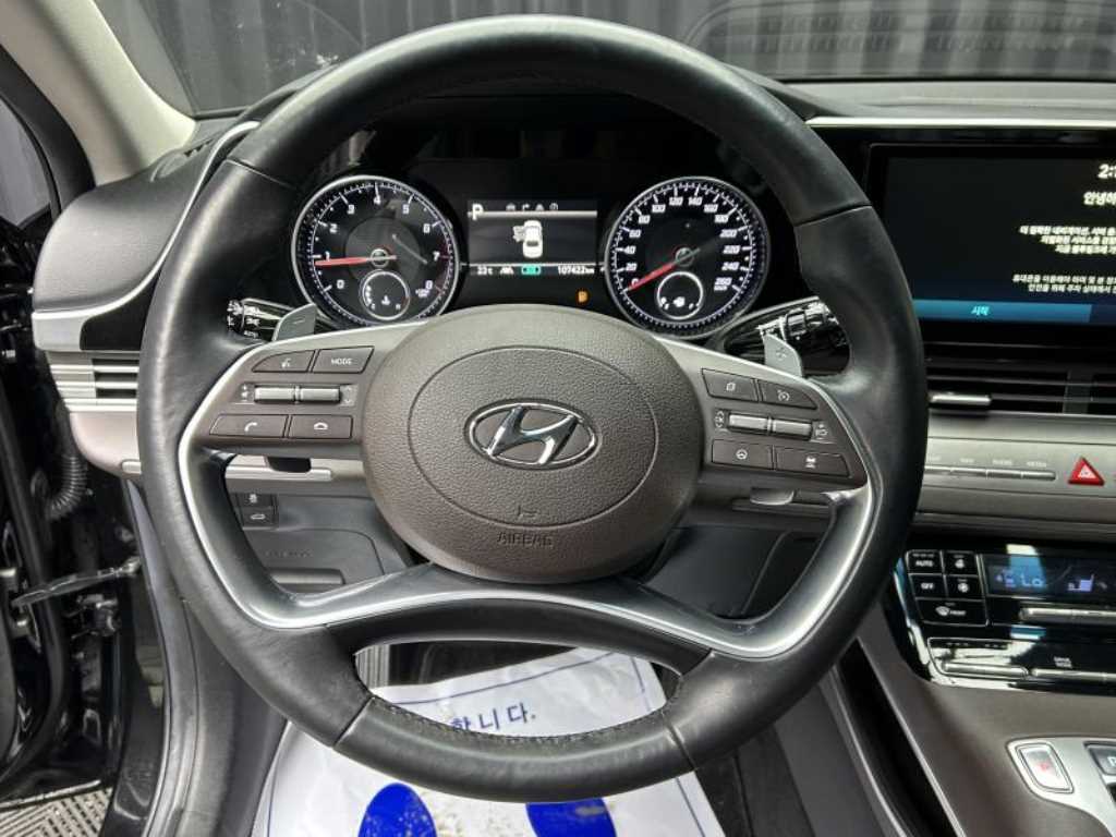 HYUNDAI Grandeur - Vista 11