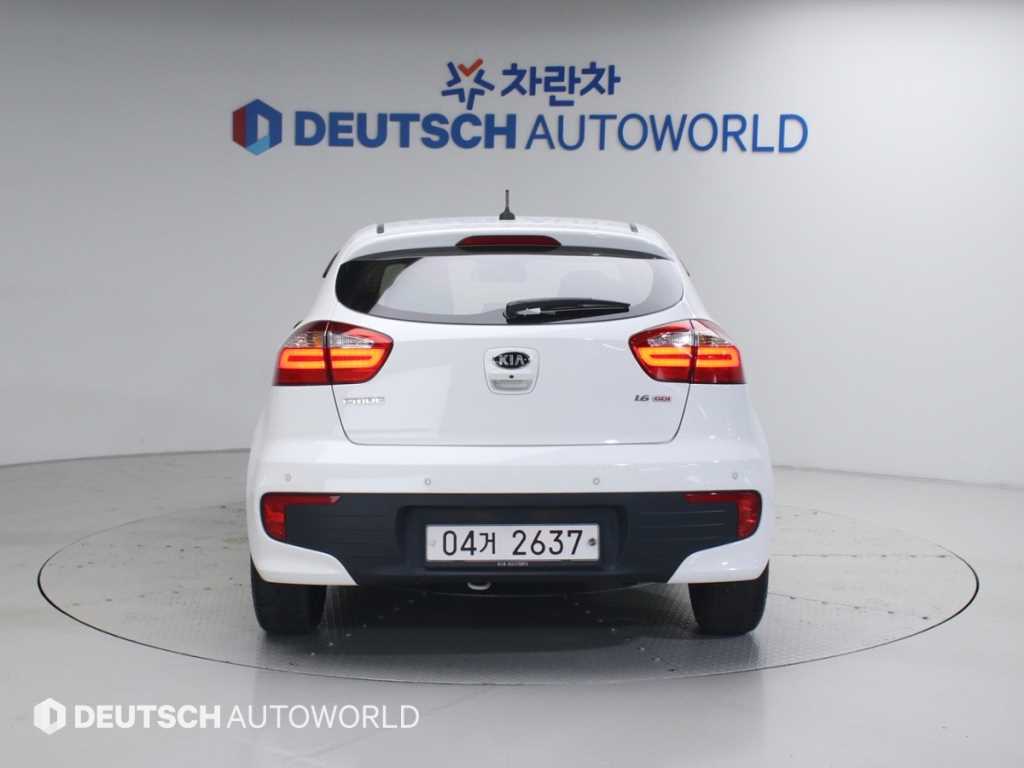 KIA Pride - Vista 4