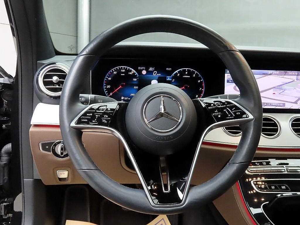 Mercedes Benz E class - Vista 9