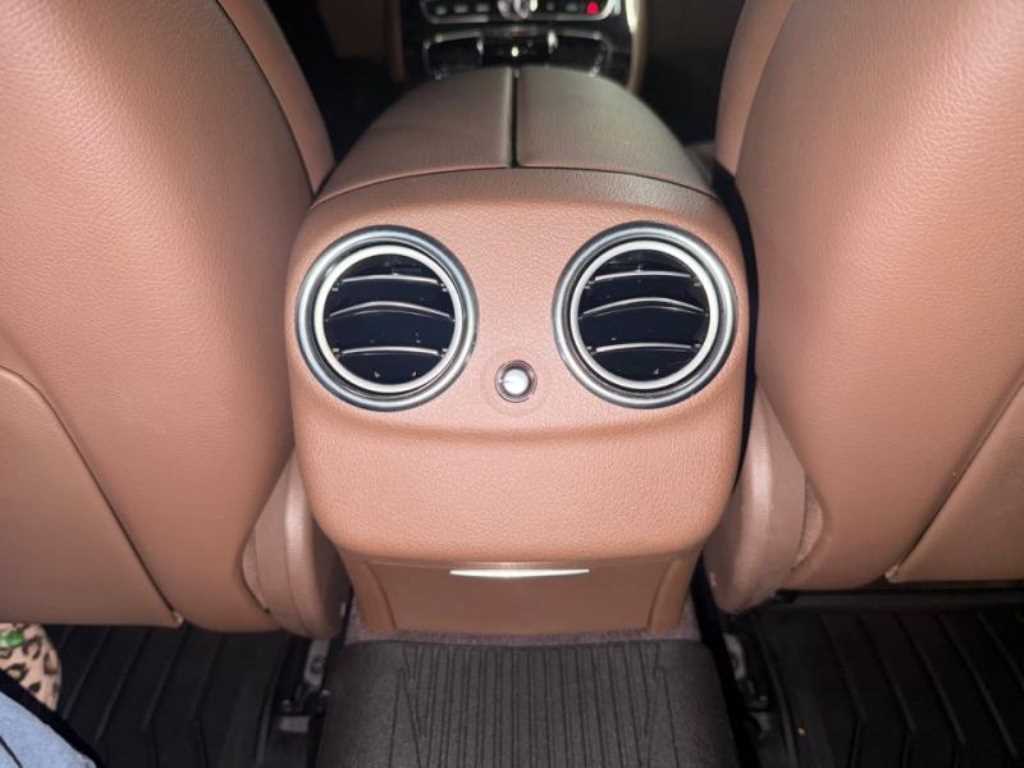 Mercedes Benz E class - Vista 12
