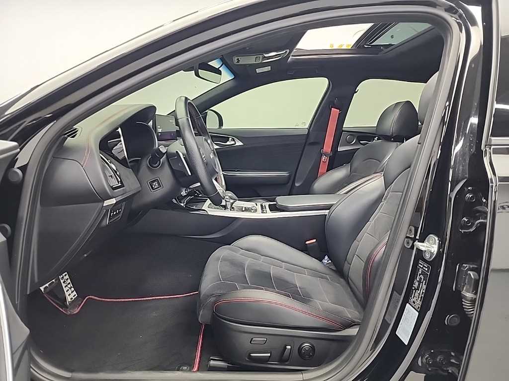 KIA Stinger - Vista 11