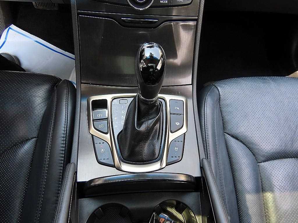 HYUNDAI Grandeur - Vista 10