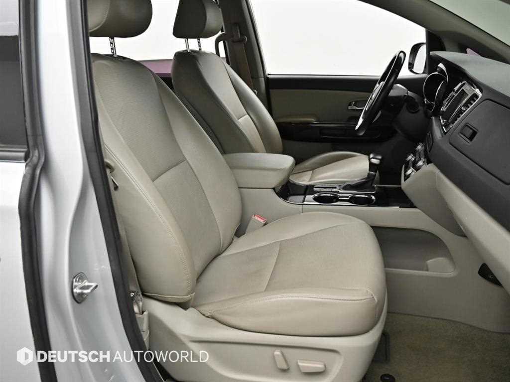 KIA Carnival - Vista 10