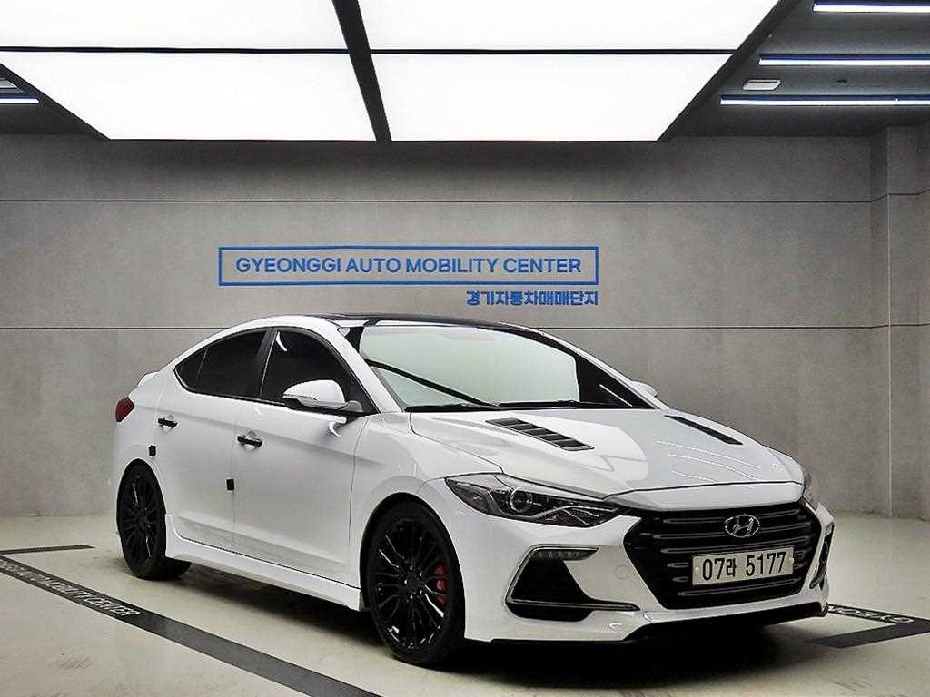 HYUNDAI Avante 2018 - Importación desde Corea - HF Imports Iquique - Foto 1