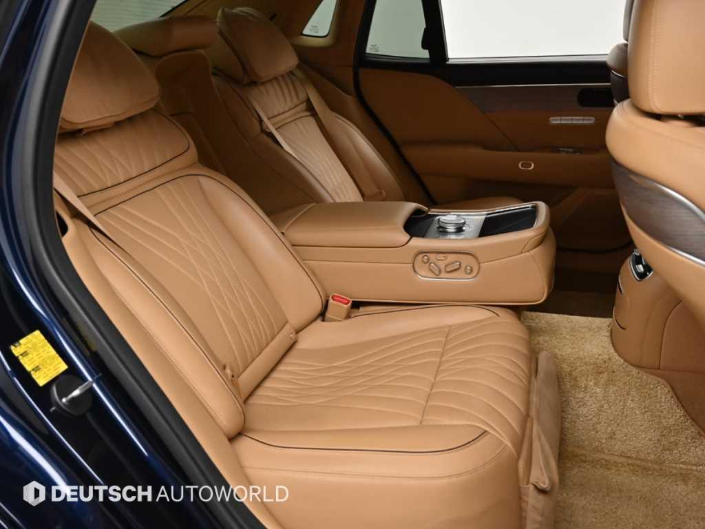 Genesis G90 - Vista 12