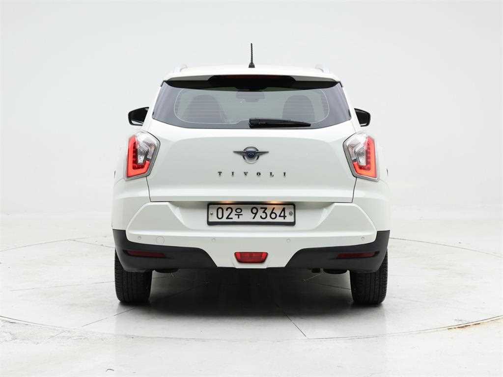 Ssangyong Tivoli - Vista 5