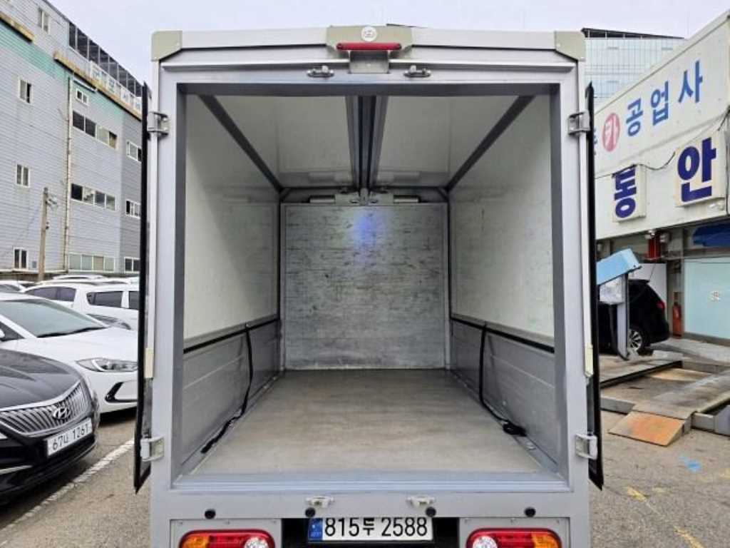 Small Truck Top_Wingbody 2025 Blanco - Importación desde Corea - HF Imports Iquique - Foto 15