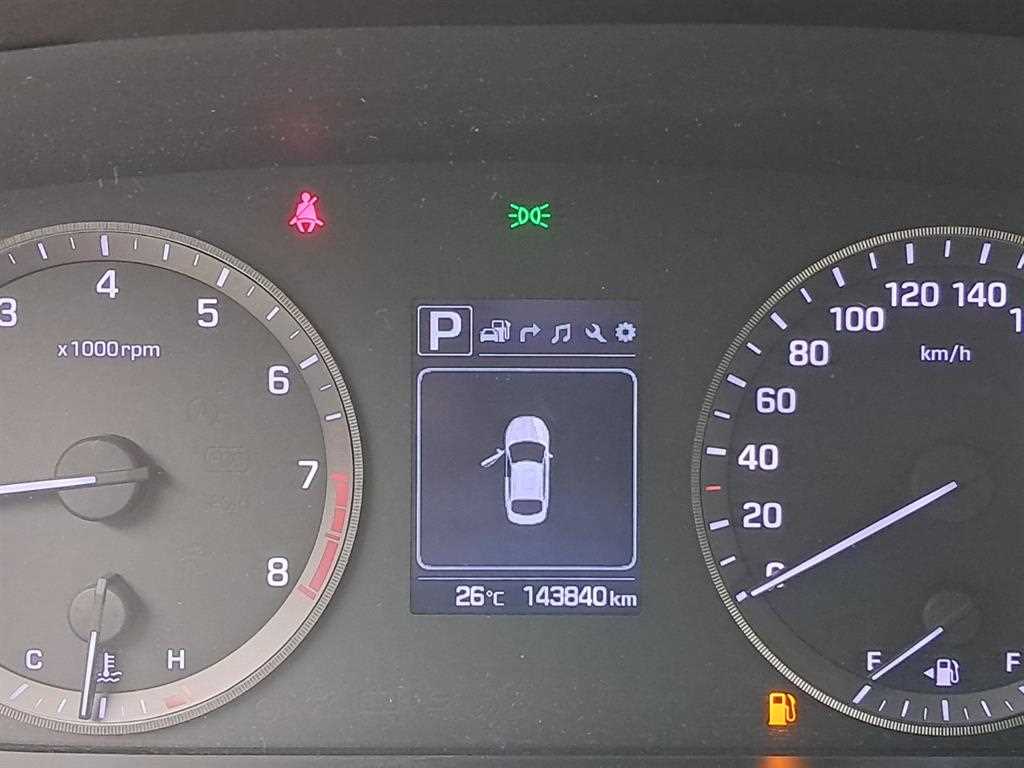 HYUNDAI Sonata - Vista 8