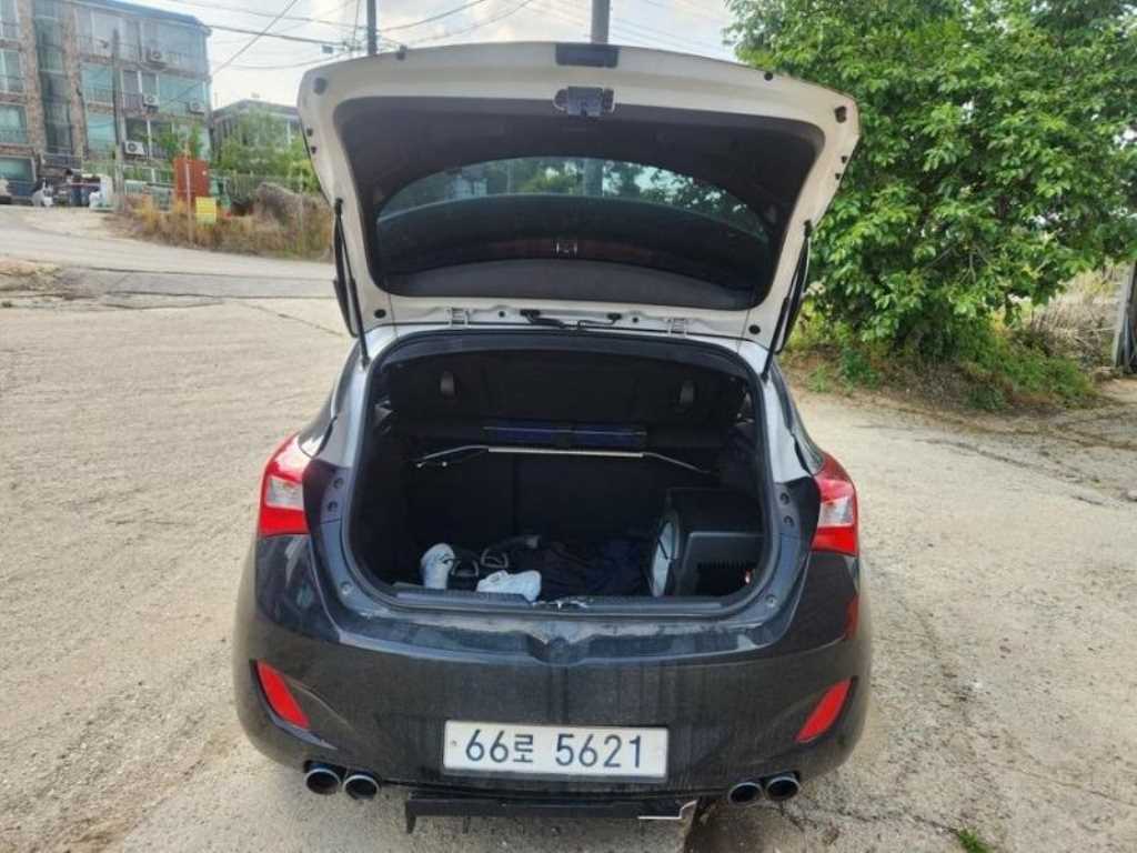 HYUNDAI i30 - Vista 3