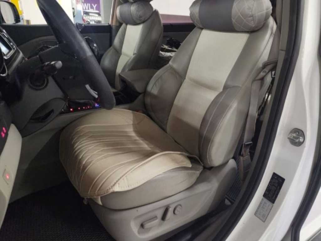 KIA Carnival 2016 Blanco - Importación desde Corea - HF Imports Iquique - Foto 13