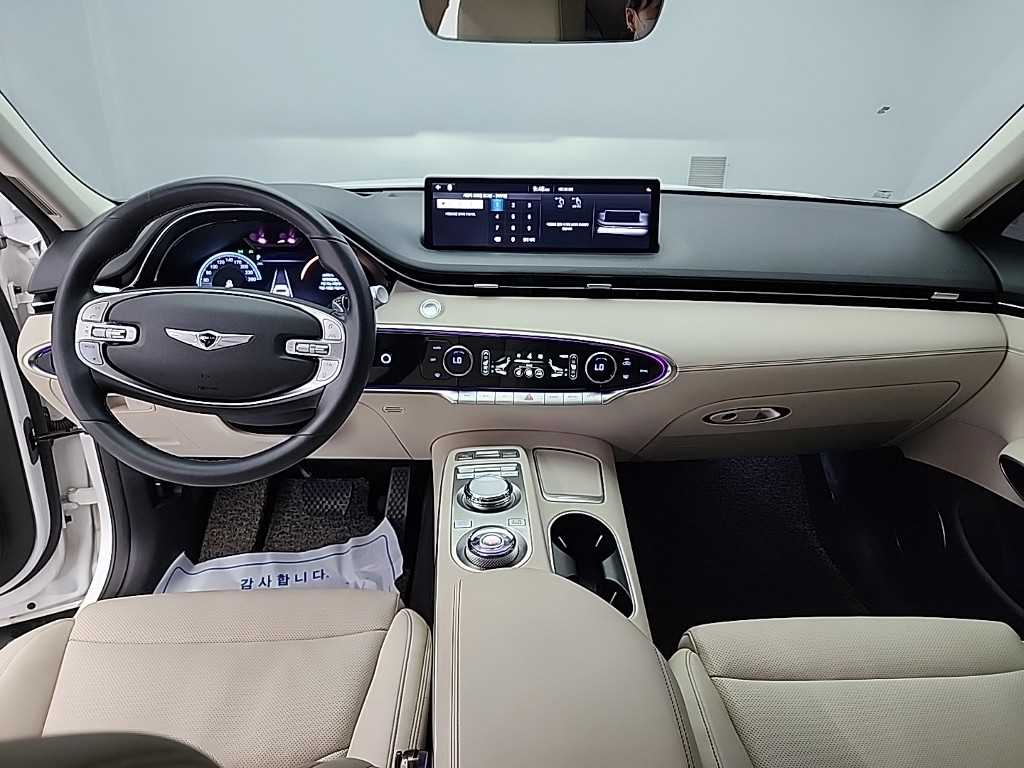 Genesis GV70 - Vista 7