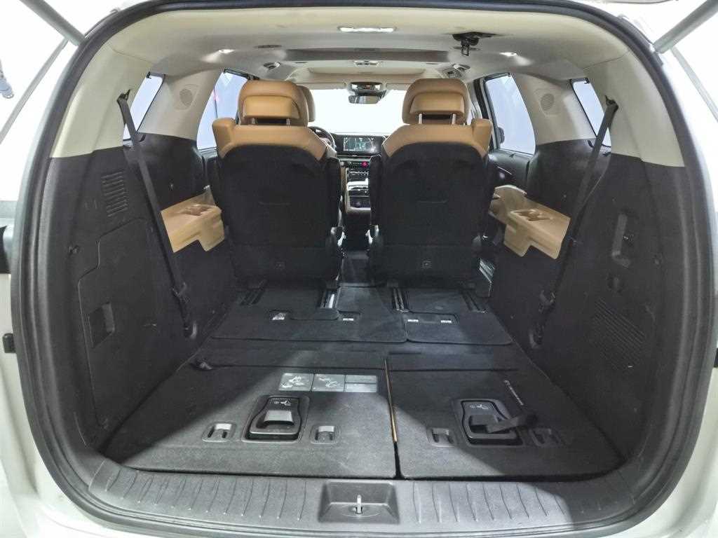 KIA Carnival - Vista 5