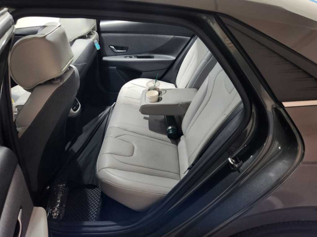 HYUNDAI Avante - Vista 7