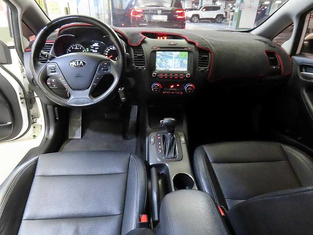 KIA K3 - Vista 10
