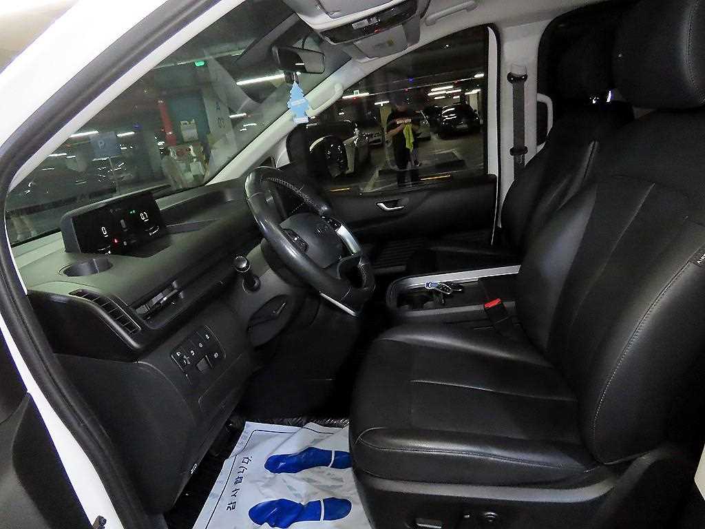 HYUNDAI Staria - Vista 6