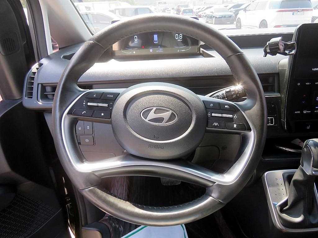 HYUNDAI Staria - Vista 12