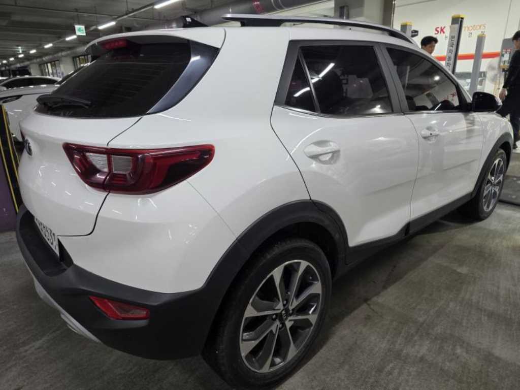 KIA Stonic - Vista 4