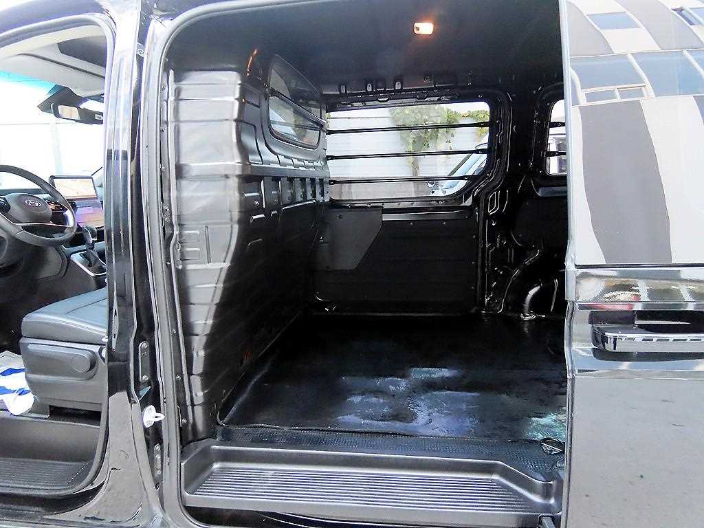 HYUNDAI Staria - Vista 6