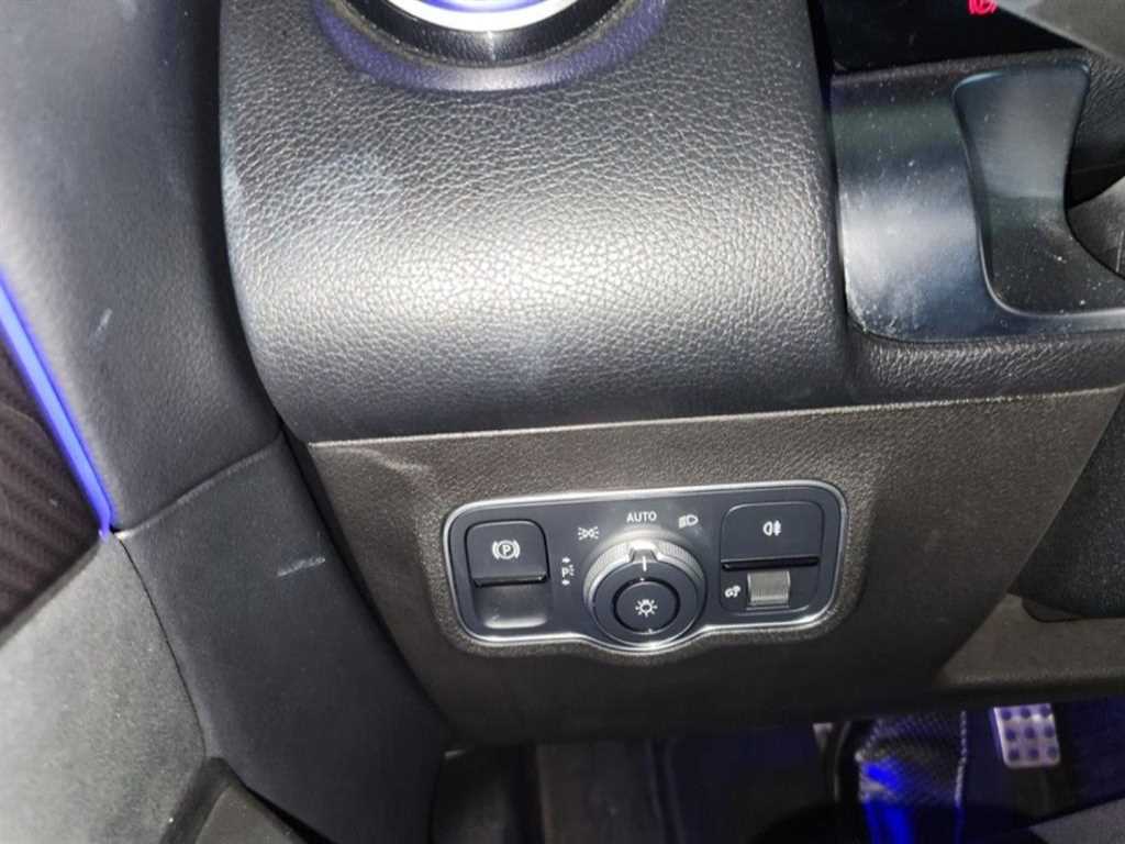 Mercedes Benz GLB Class - Vista 10