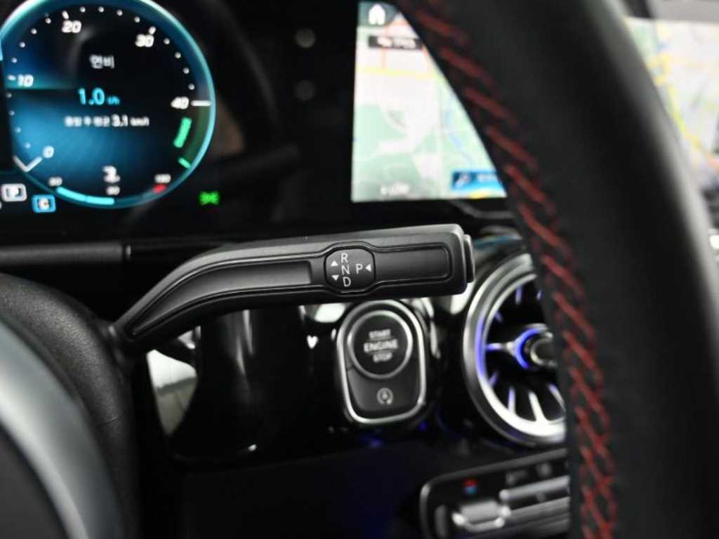 Mercedes Benz GLA Class - Vista 9