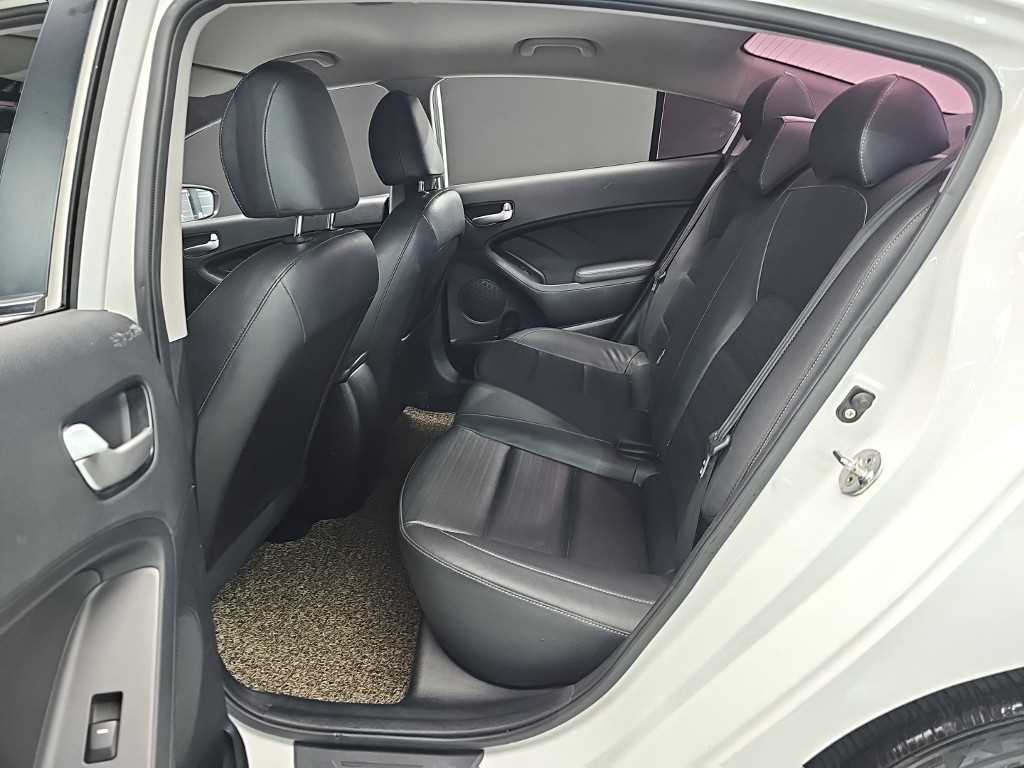 KIA K3 - Vista 12