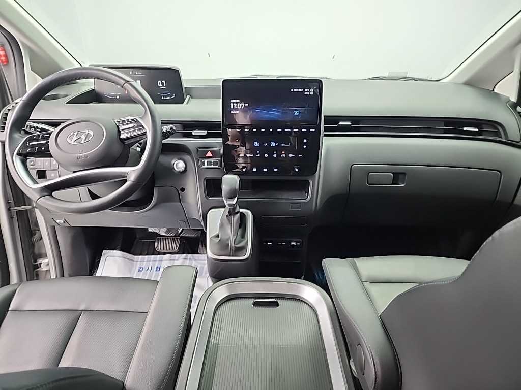 HYUNDAI Staria - Vista 7