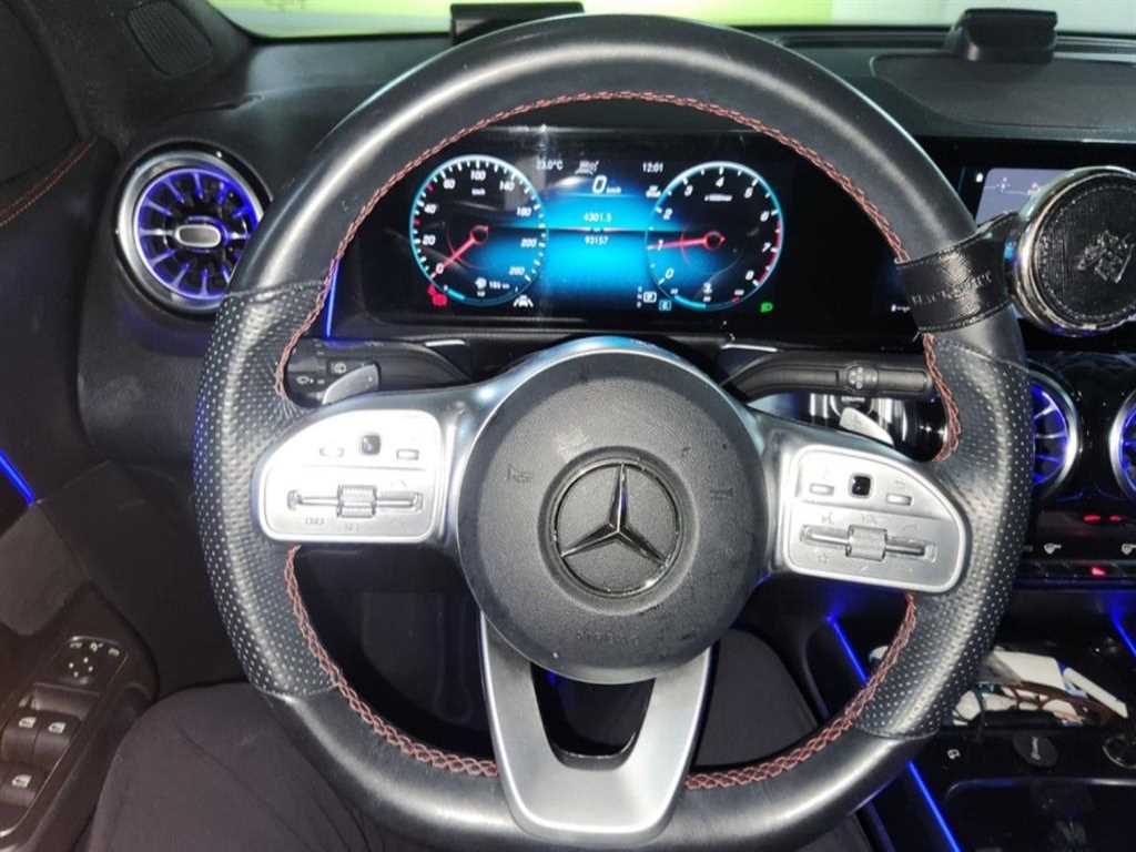 Mercedes Benz GLB Class - Vista 7