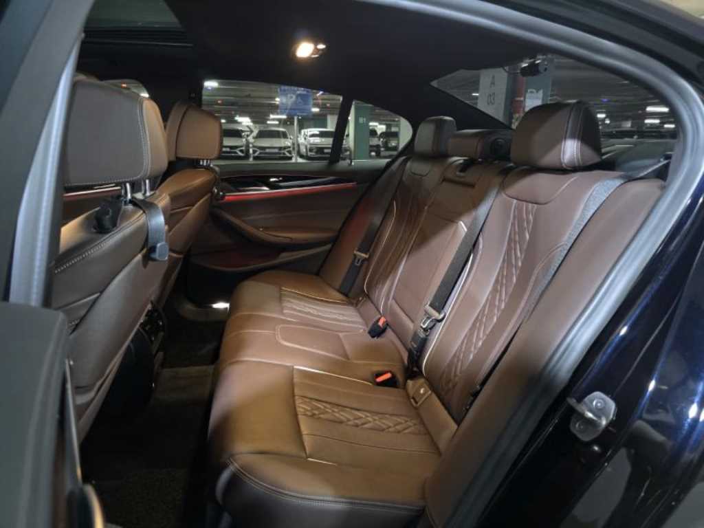 BMW 5 Series - Vista 8