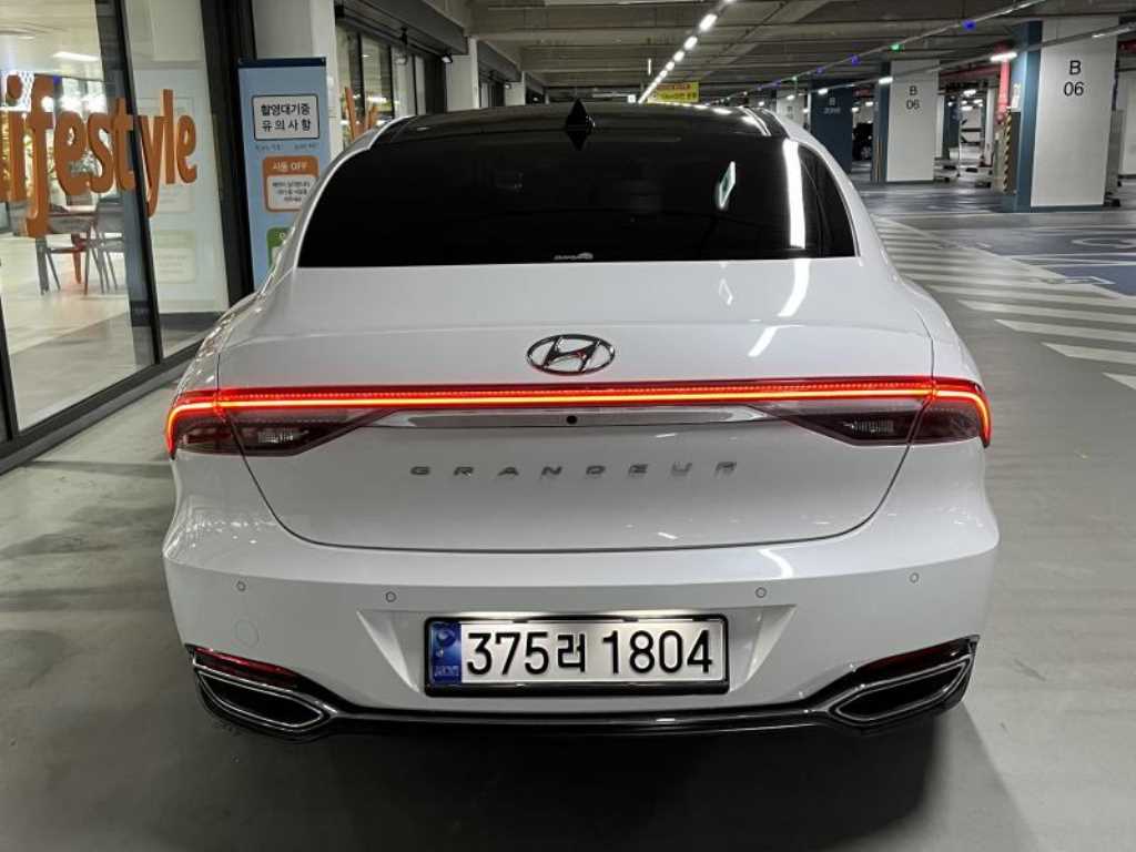 HYUNDAI Grandeur - Vista 7