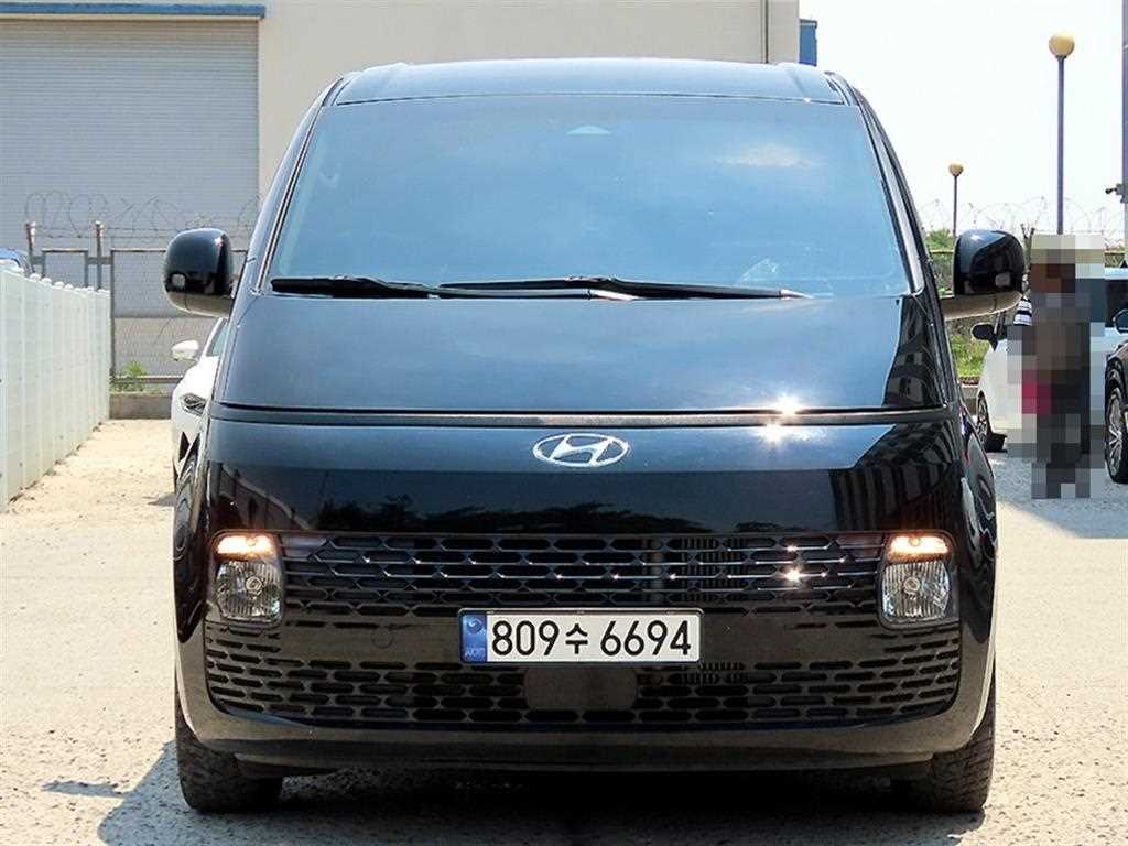 HYUNDAI Staria 2023 Negro - Importación desde Corea - HF Imports Iquique - Foto 1