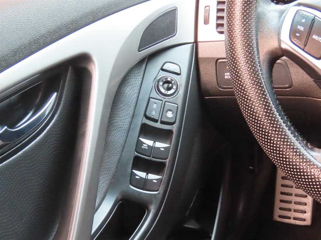 HYUNDAI Avante 2011 Plateado - Importación desde Corea - HF Imports Iquique - Foto 14
