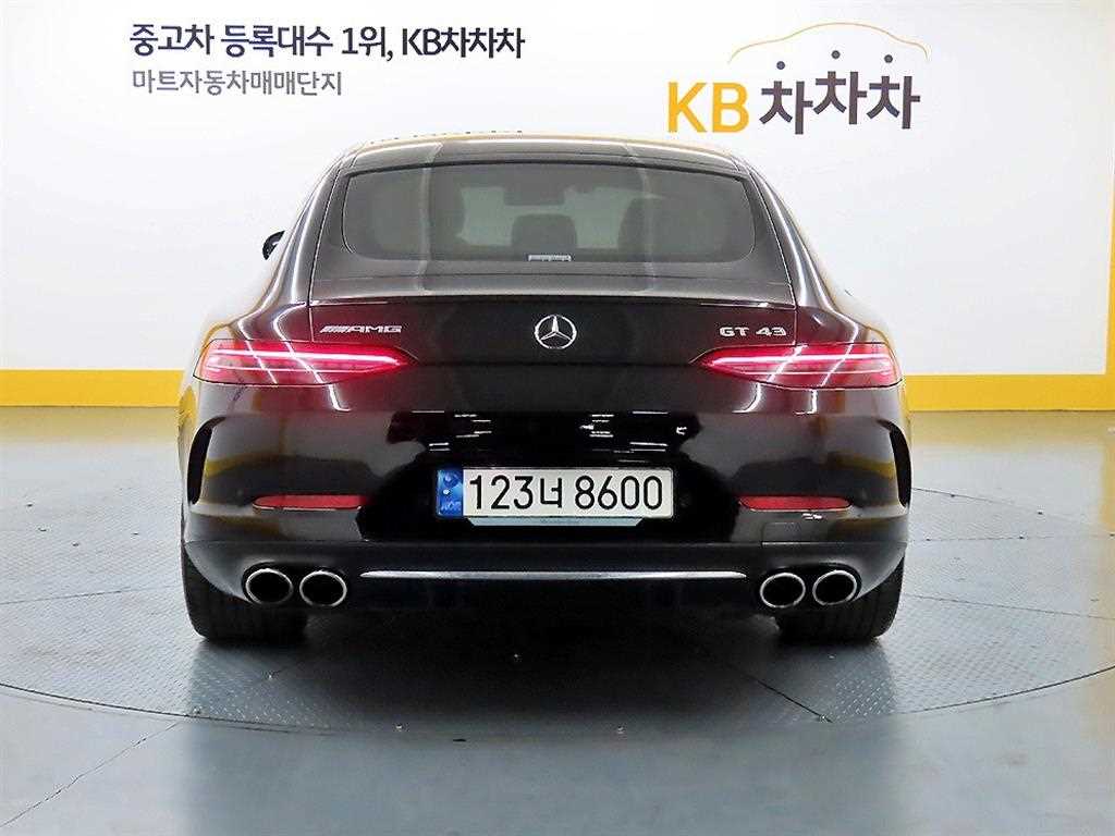 Mercedes Benz AMG GT - Vista 4