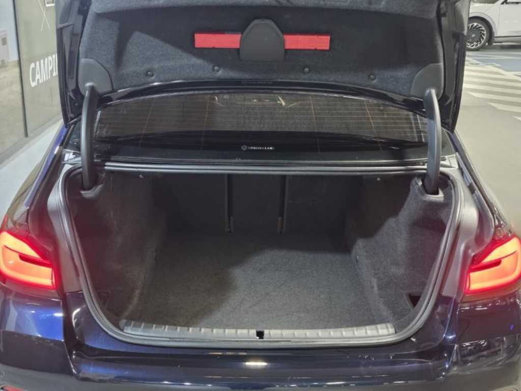 BMW 5 Series - Vista 5