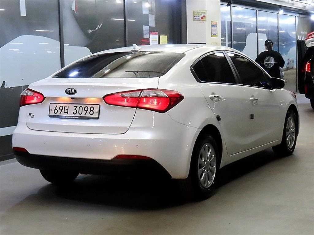 KIA K3 - Vista 4