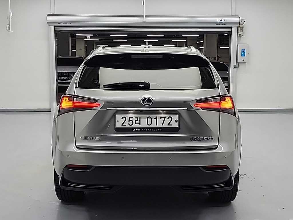 Lexus NX - Vista 3