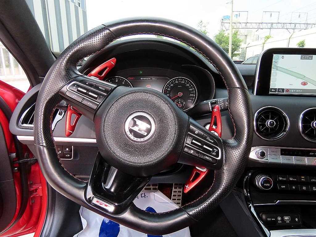 KIA Stinger - Vista 8
