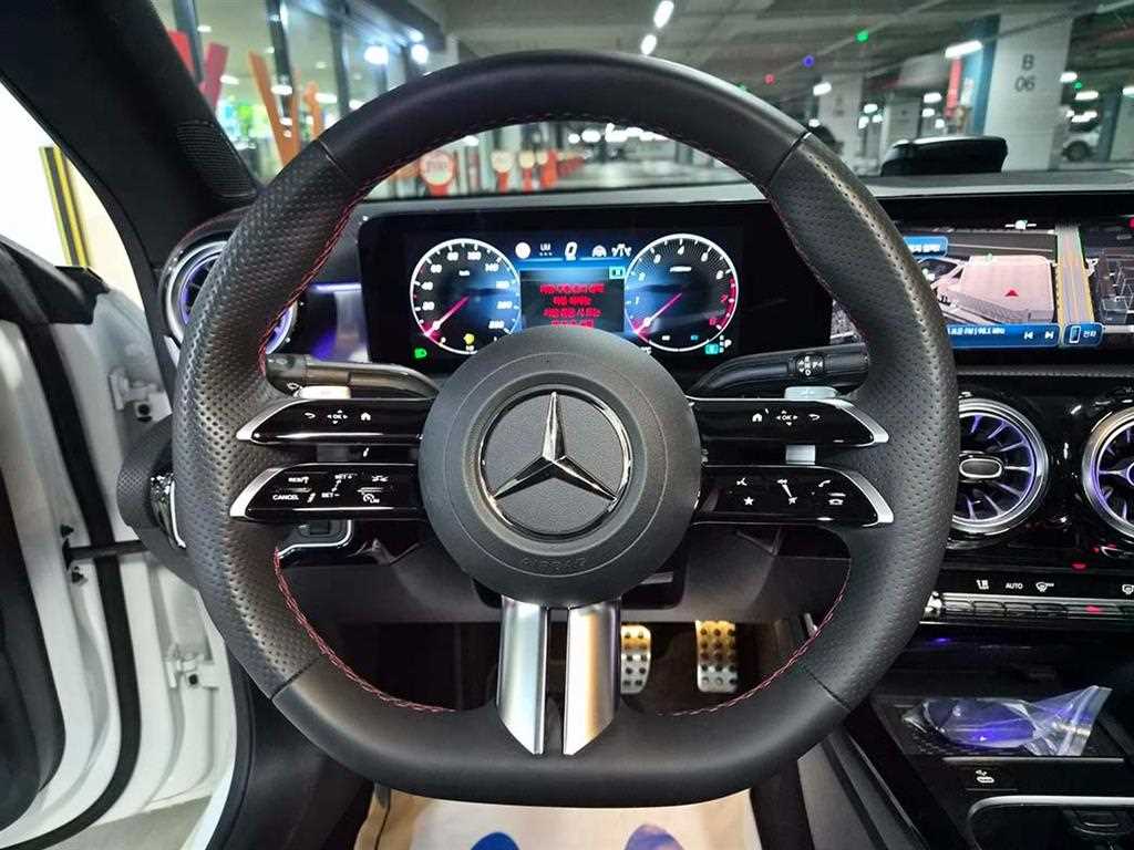 Mercedes Benz CLA Class - Vista 8