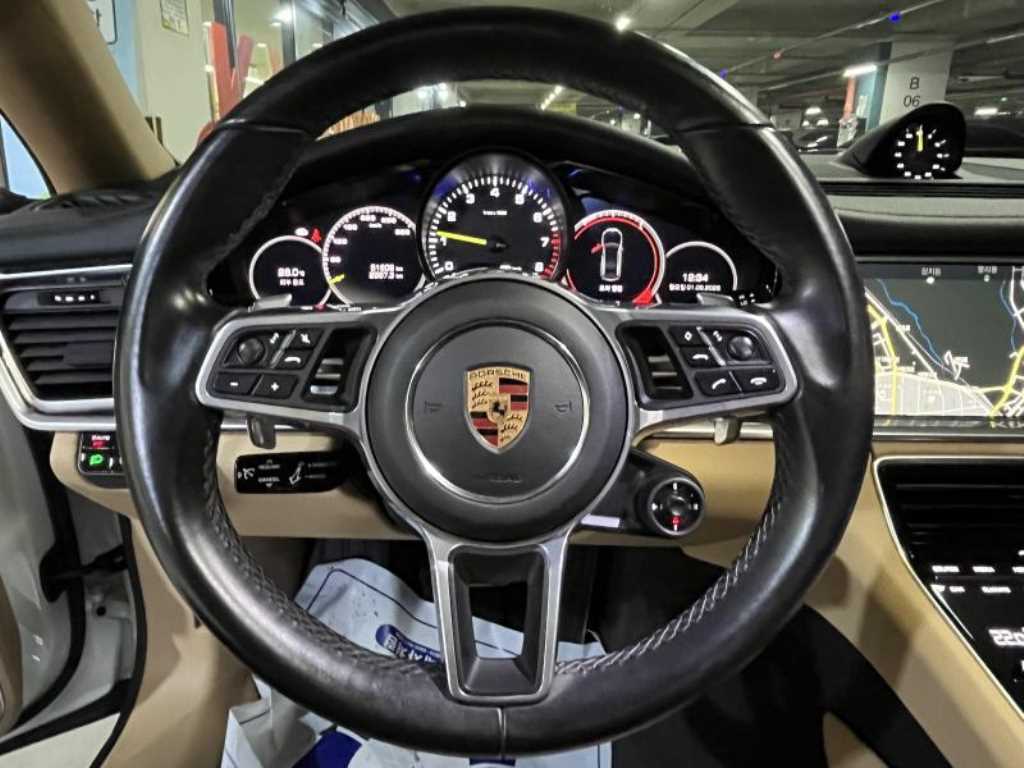 Porsche Panamera - Vista 11