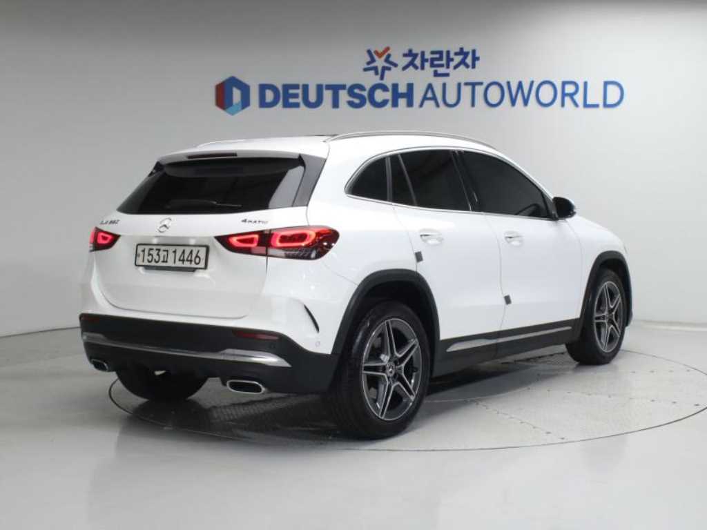 Mercedes Benz GLA Class - Vista 4
