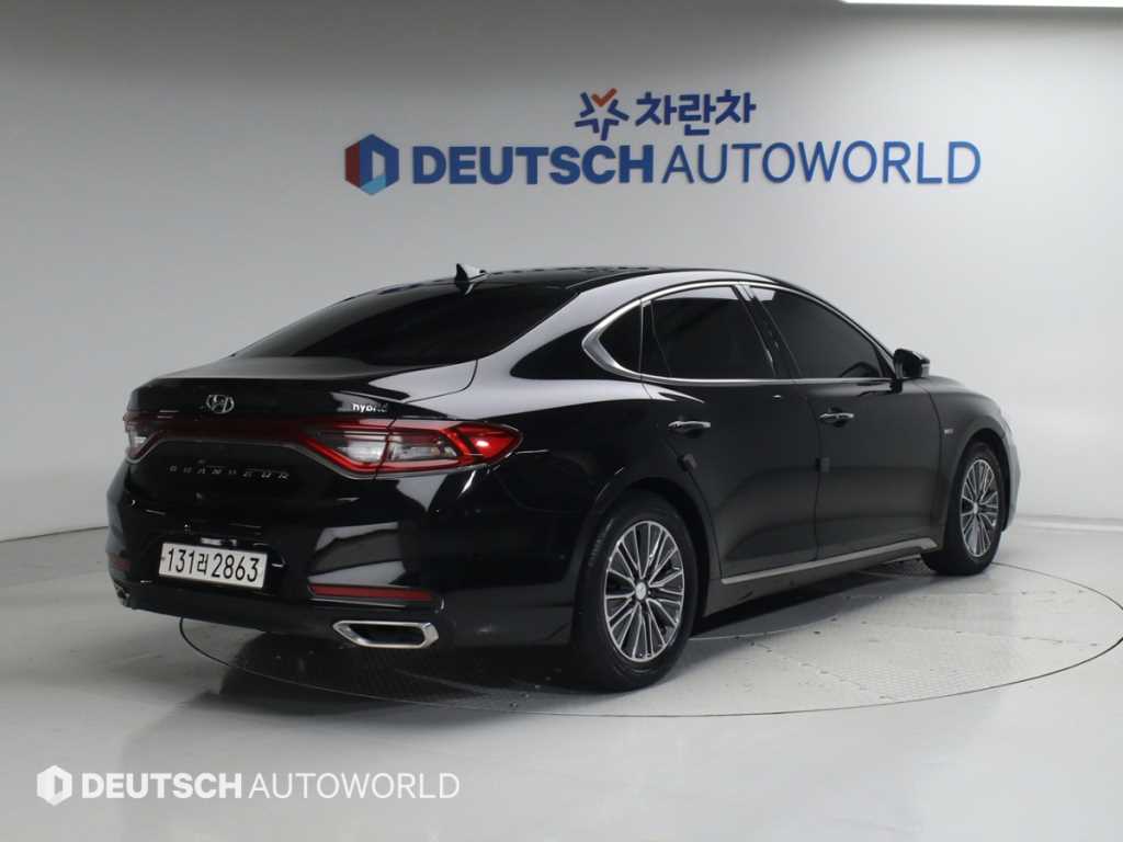 HYUNDAI Grandeur - Vista 2