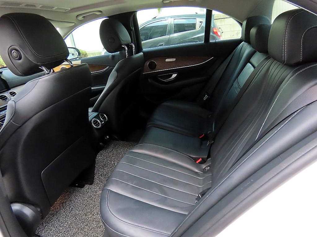 Mercedes Benz E class - Vista 6
