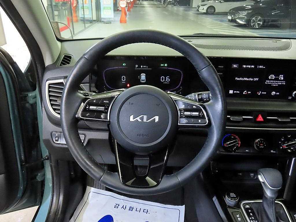 KIA Seltos - Vista 8