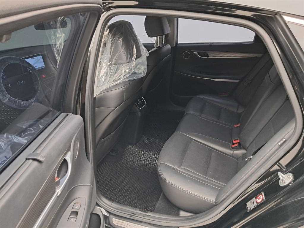 HYUNDAI Grandeur - Vista 12